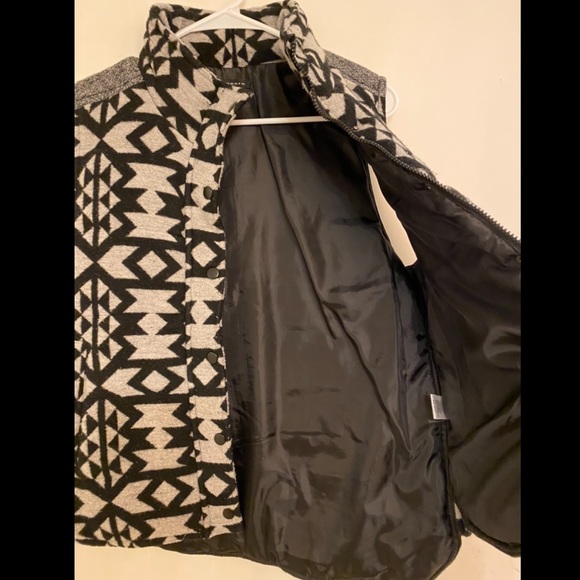 Aztec vest - Picture 2 of 4